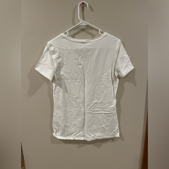 Amazon Essential v neck bundle - Picture 7 of 9